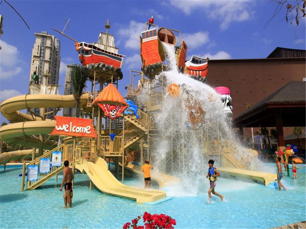 hotels with waterparks