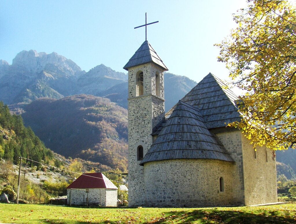 Theth esta dentro de los mejores lugares para visitar en Albania